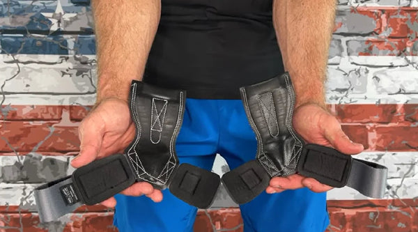 Versa Grippsのパワーグリップを左右の手のひらにのせた写真