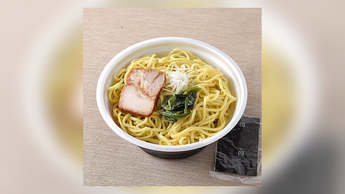 ファミマの横浜家系豚骨醤油ラーメンの写真（公式サイトより）