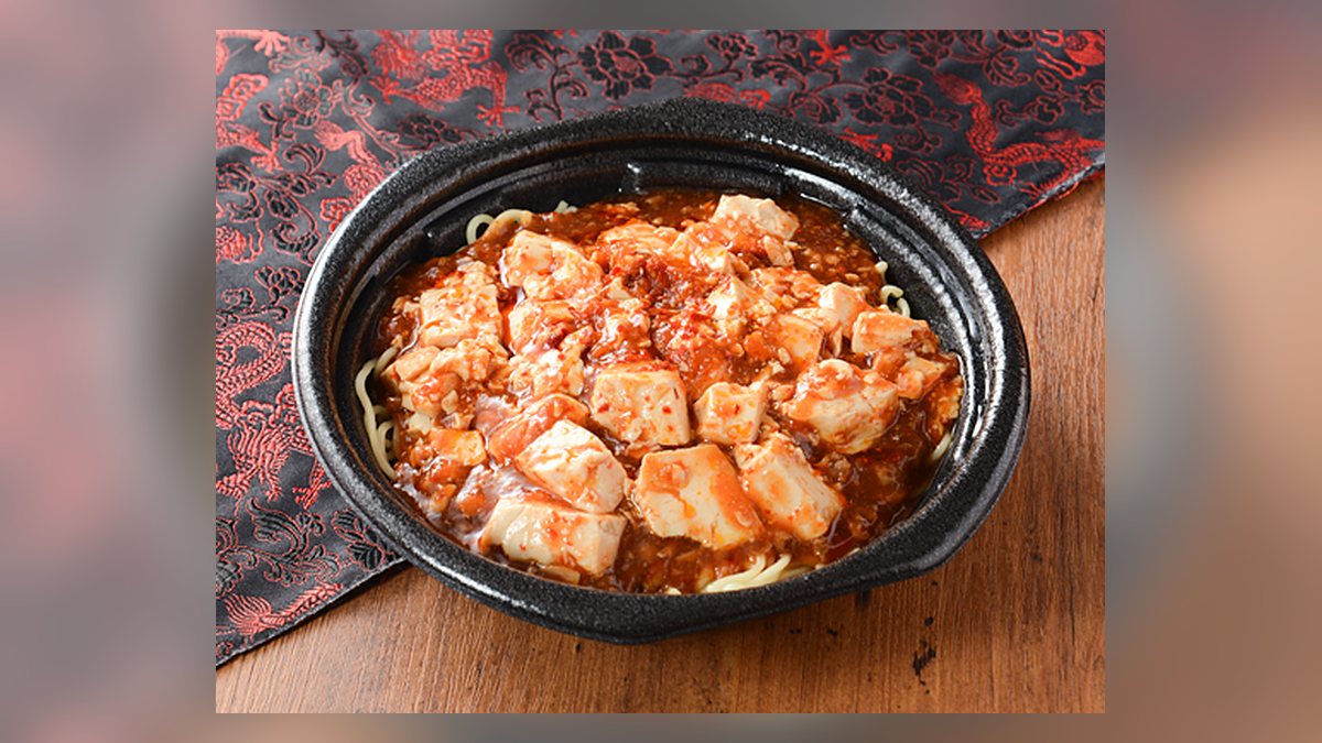 【ローソン】旨辛麻婆焼そば1食のたんぱく質は28.1g。40品中8位、脂質16g
