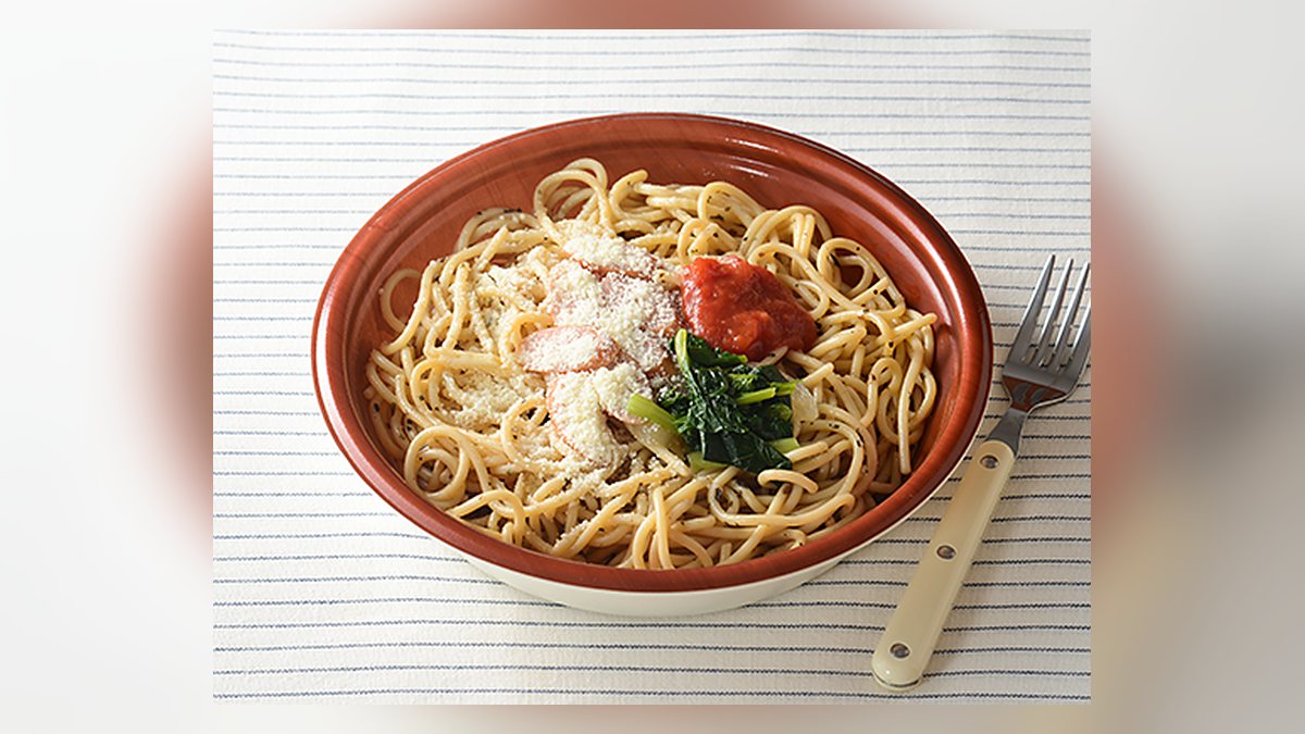 ローソンの麺たっぷり!大盛 塩バジリコ…の写真（公式サイトより）