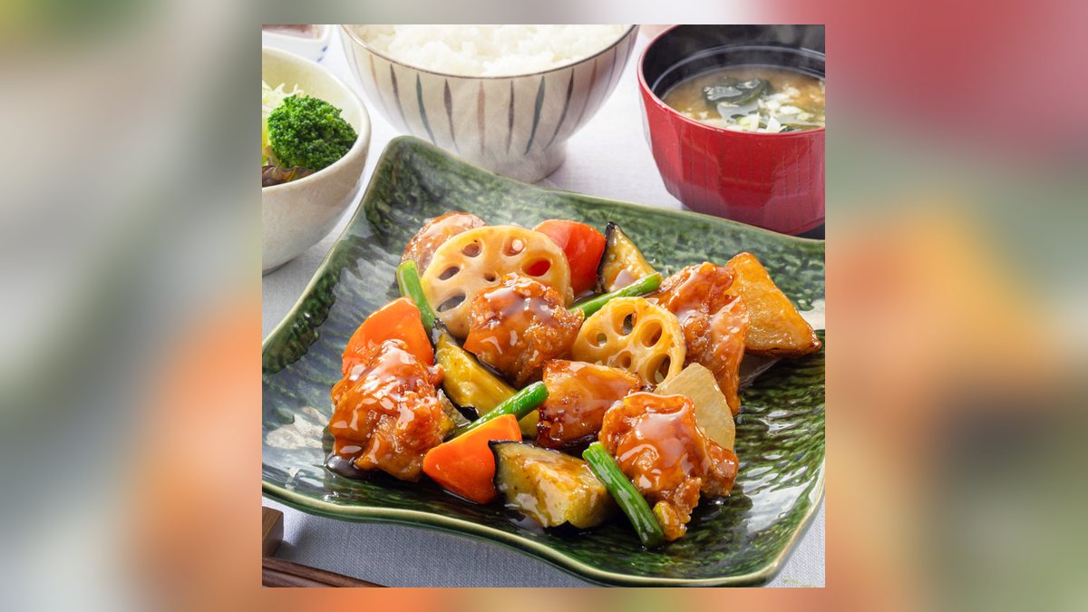 【大戸屋】鶏と野菜の黒酢あん定食(白ご飯)はたんぱく質27.5g。34位