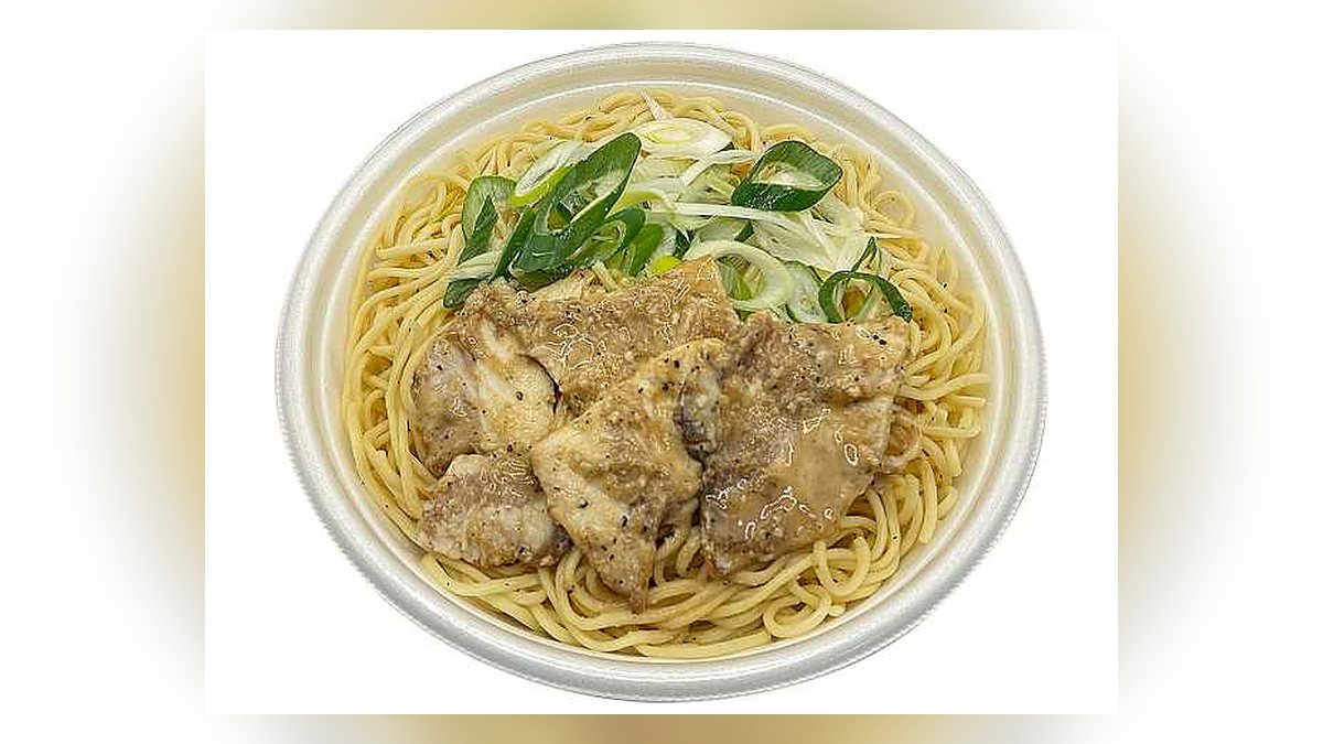 【セブンイレブン】豚トロねぎ盛り塩焼そばのたんぱく質は24.1g。35品中19位