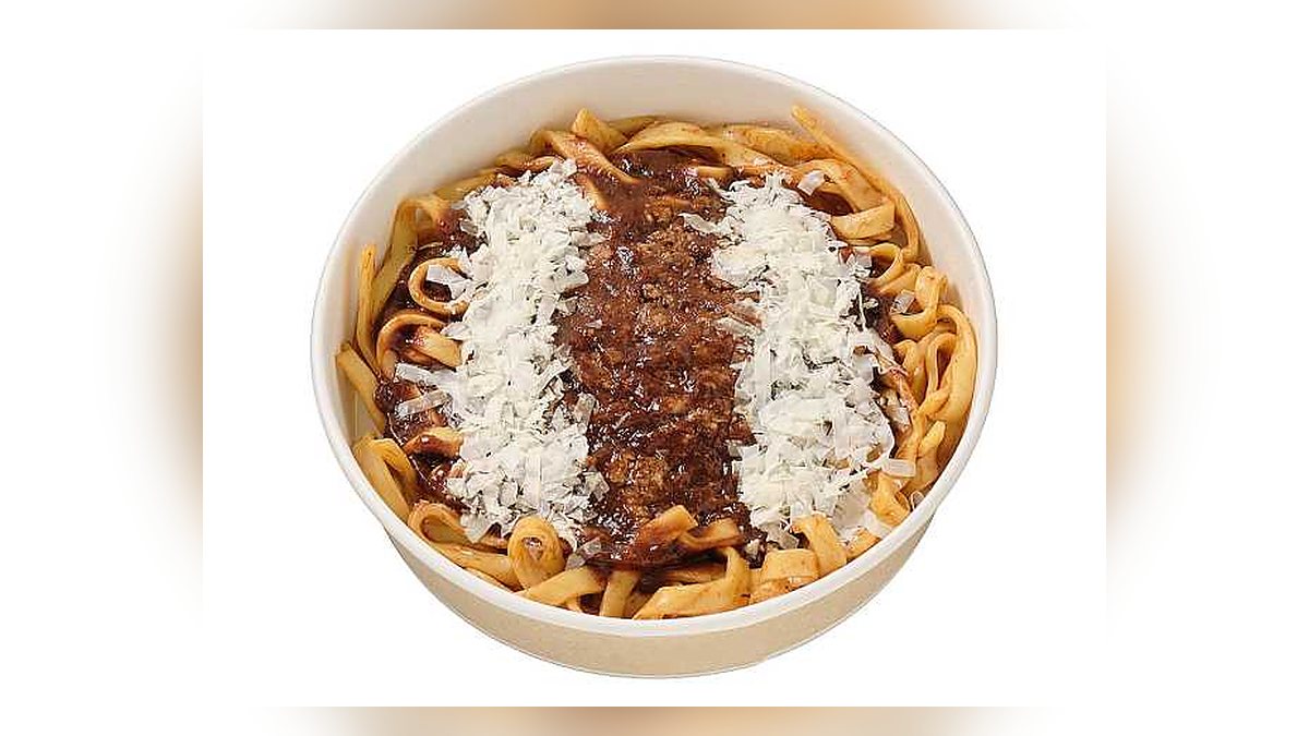 【セブンイレブン】もっちもち生パスタ 濃厚ボロネーゼはたんぱく質27g。9位