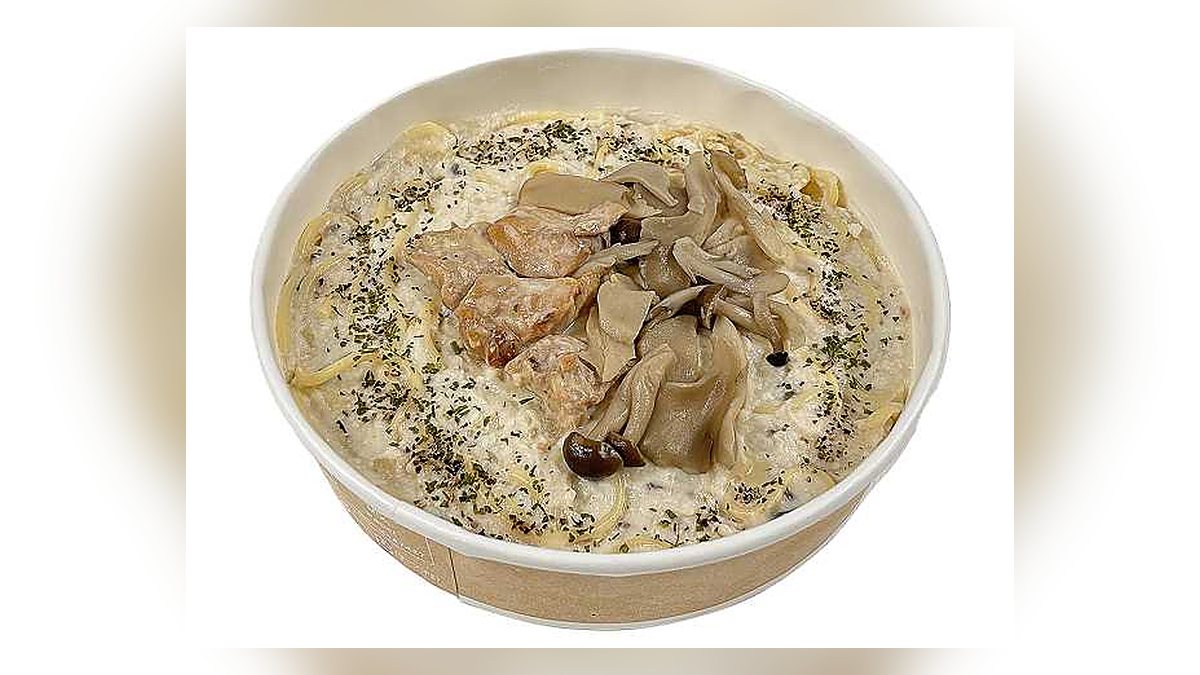 【セブンイレブン】きのこと鶏肉のクリームパスタはたんぱく質24.1g。19位