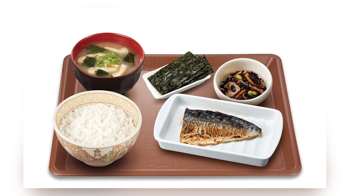 【すき家】塩さば朝食並盛のたんぱく質は24.5g。96品中61位、脂質25g