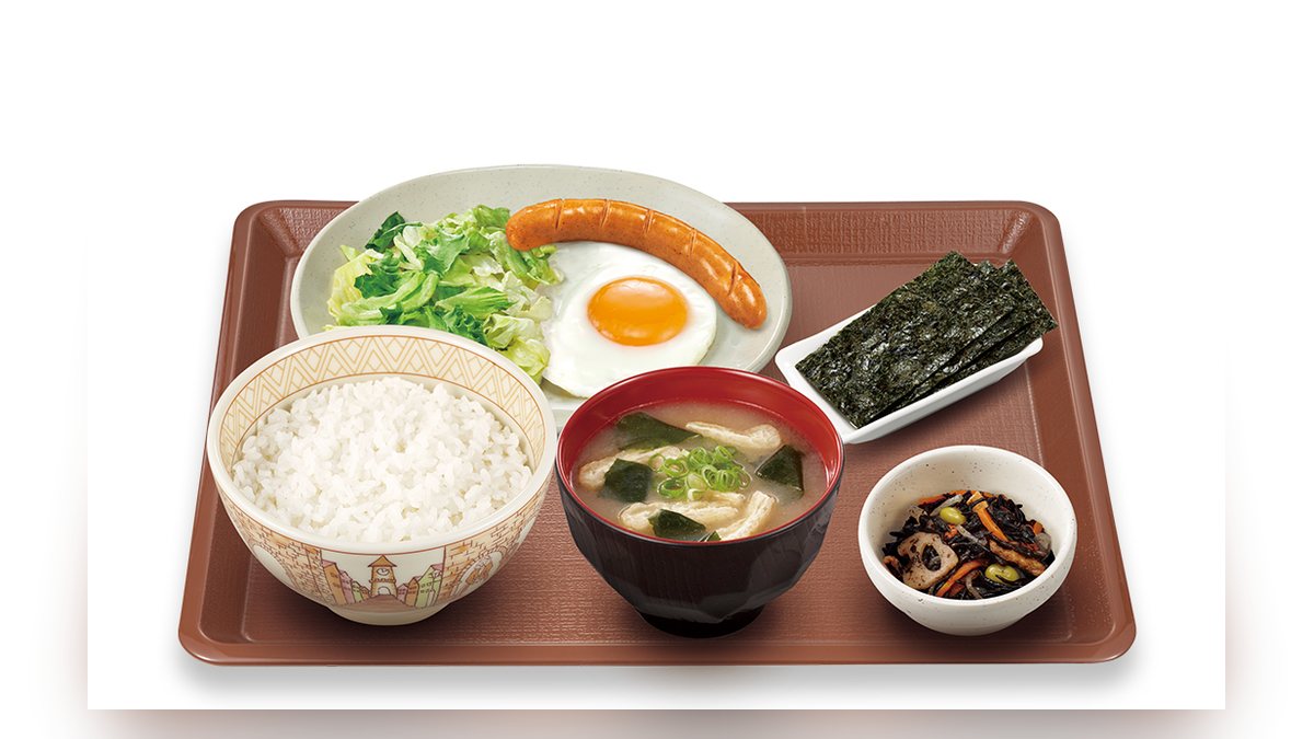 【すき家】ソーセージエッグ朝食並盛のたんぱく質は22.9g。96品中77位
