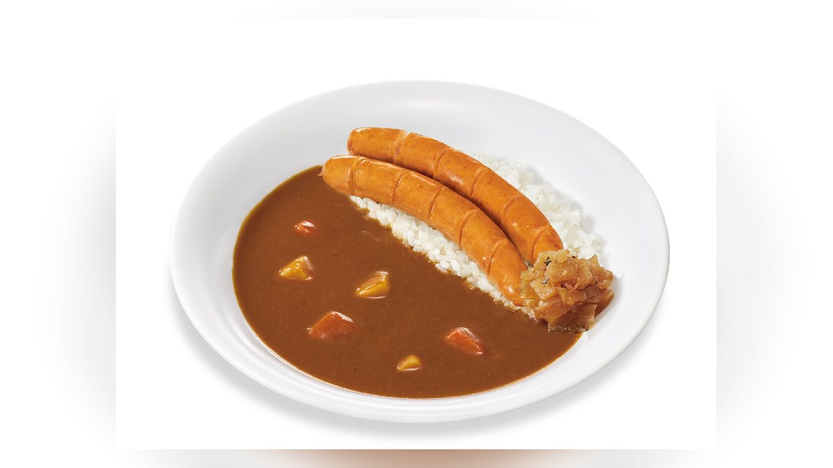 【すき家】ソーセージカレー並盛のたんぱく質は23.5g。96品中70位
