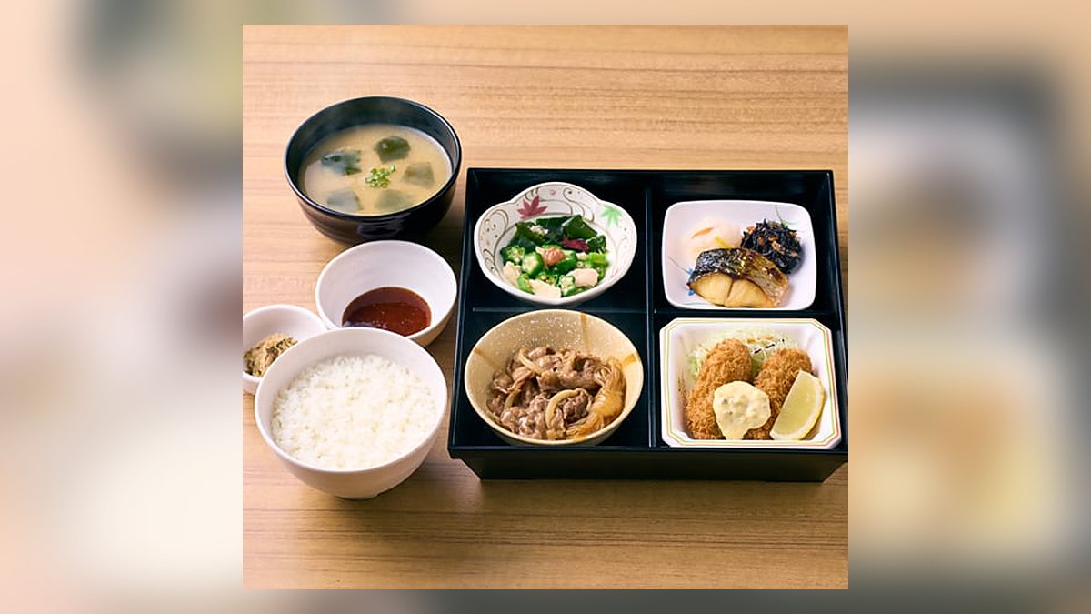 やよい軒のかきフライ御膳白米の写真（公式サイトより）