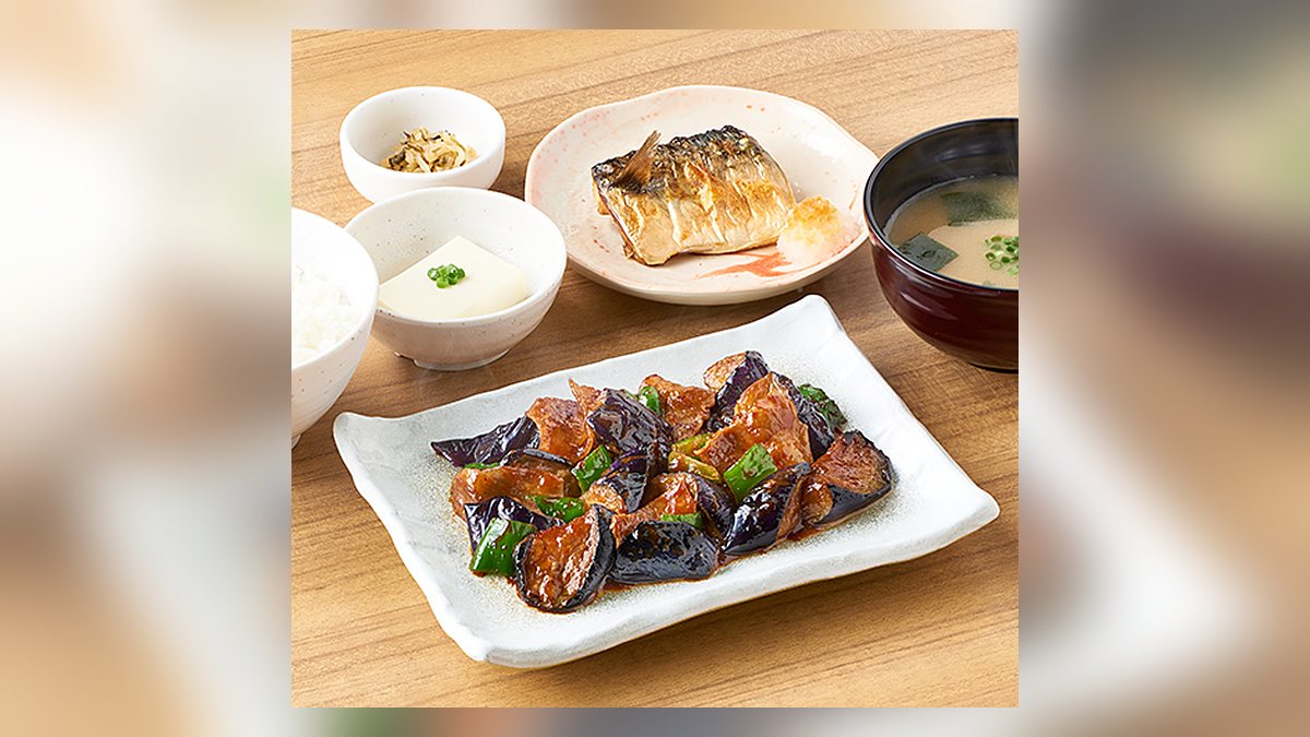 やよい軒のなす味噌と焼魚の定食白米の写真（公式サイトより）