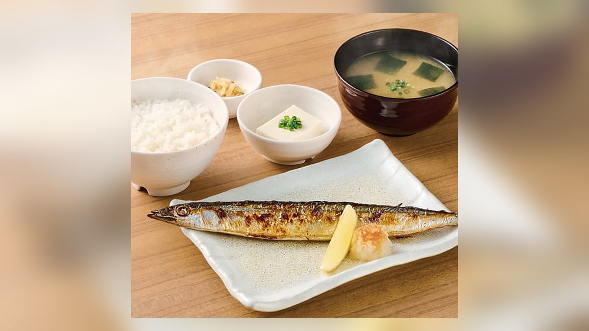 【やよい軒】さんまの塩焼定食白米のたんぱく質は35.4g。53品中27位