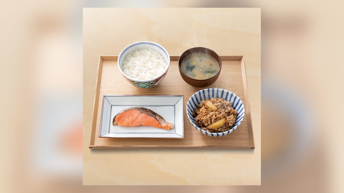 【吉野家】牛鮭定食のたんぱく質は26.4g。51品中25位、脂質23.4g