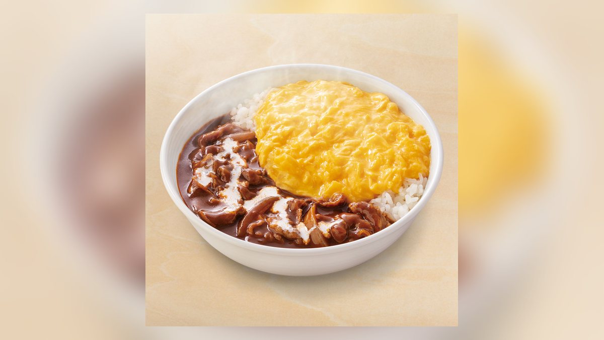 吉野家の肉だく牛オムハヤシライス並盛の写真（公式サイトより）