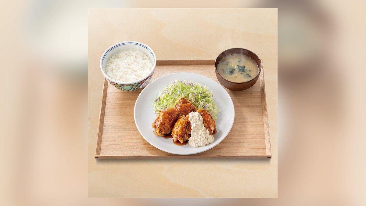 吉野家のタルタル南蛮から揚げ定食並盛の写真（公式サイトより）
