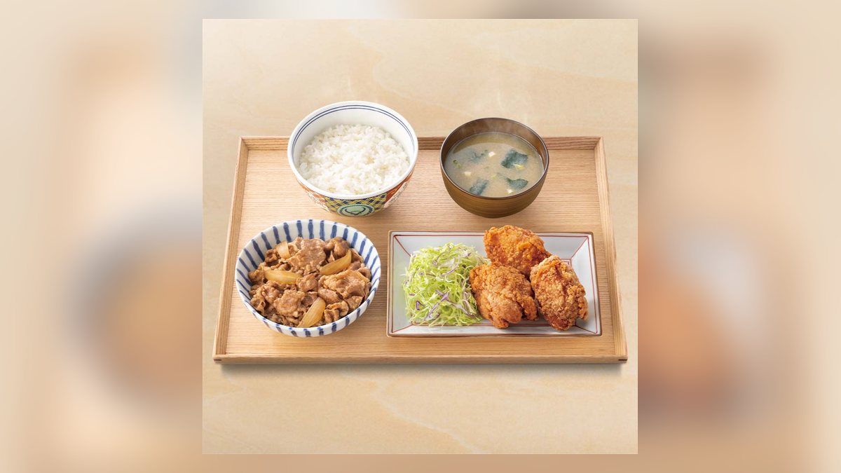 吉野家の牛皿・から揚げ定食の写真（公式サイトより）