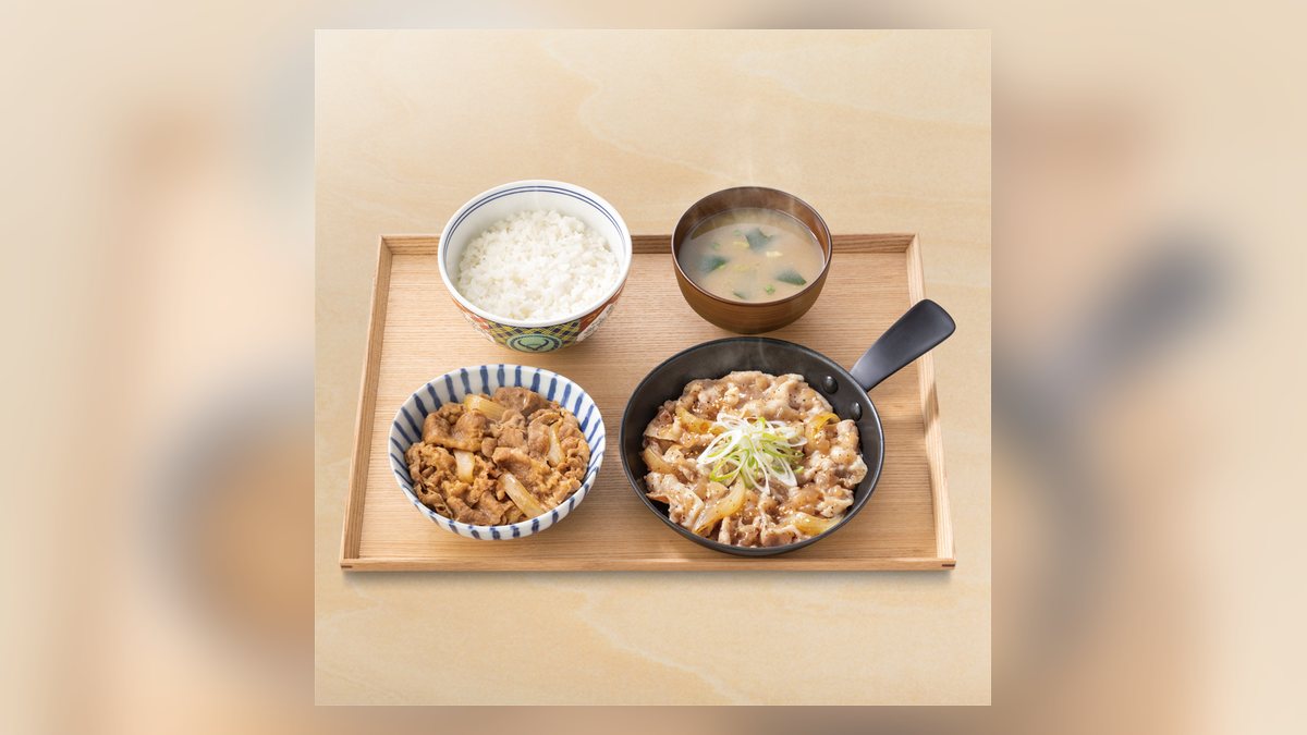 【吉野家】牛皿・ねぎ塩豚定食のたんぱく質は30.7g。51品中20位