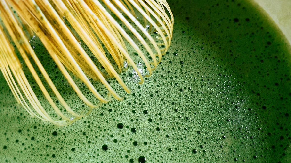 茶筅で点てた抹茶