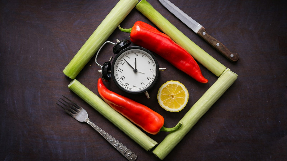 増量期の16時間断食は有効？12週の試験で筋肉は同等に増え、体脂肪の増加は半分以下