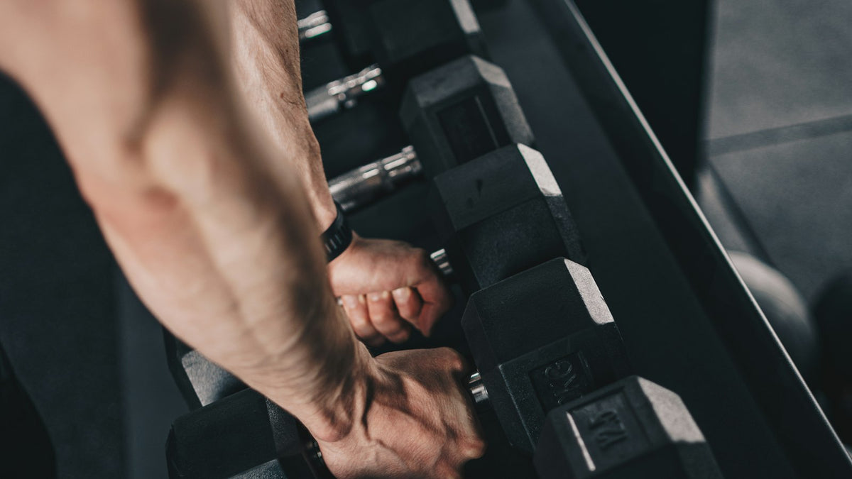 筋トレのテンポは遅いほど効く？14研究のメタ分析、約1秒の速い動作でも筋肥大は同等