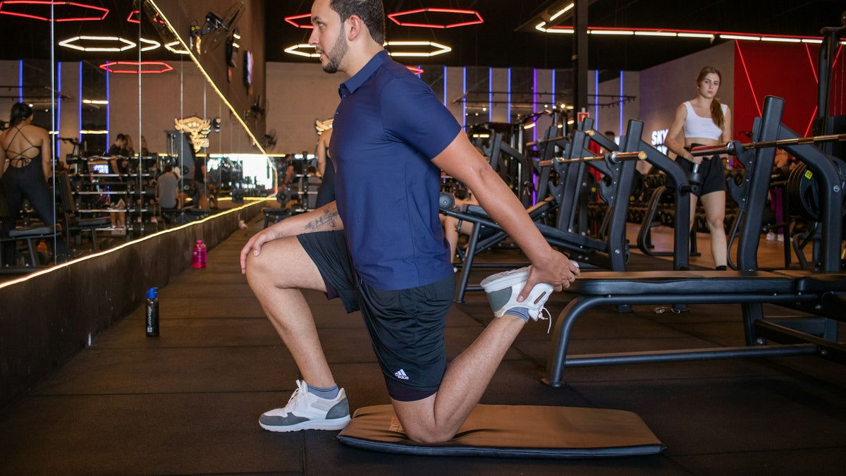 筋トレ前の静的ストレッチは逆効果？83研究のメタ分析、1回60秒以上で筋力低下